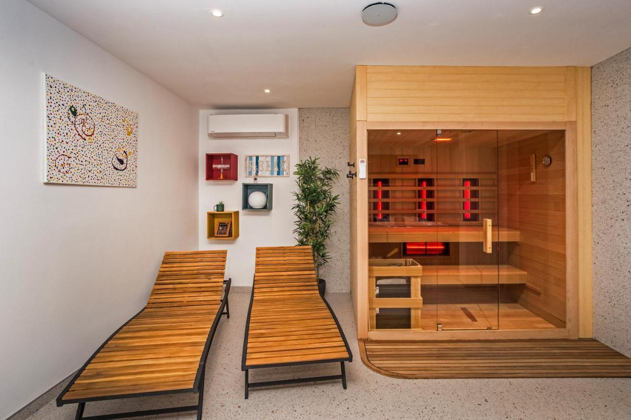 Villa Dispet With Heated Pool, Jacuzzi, Sauna And Cinema 塞莱纳 外观 照片