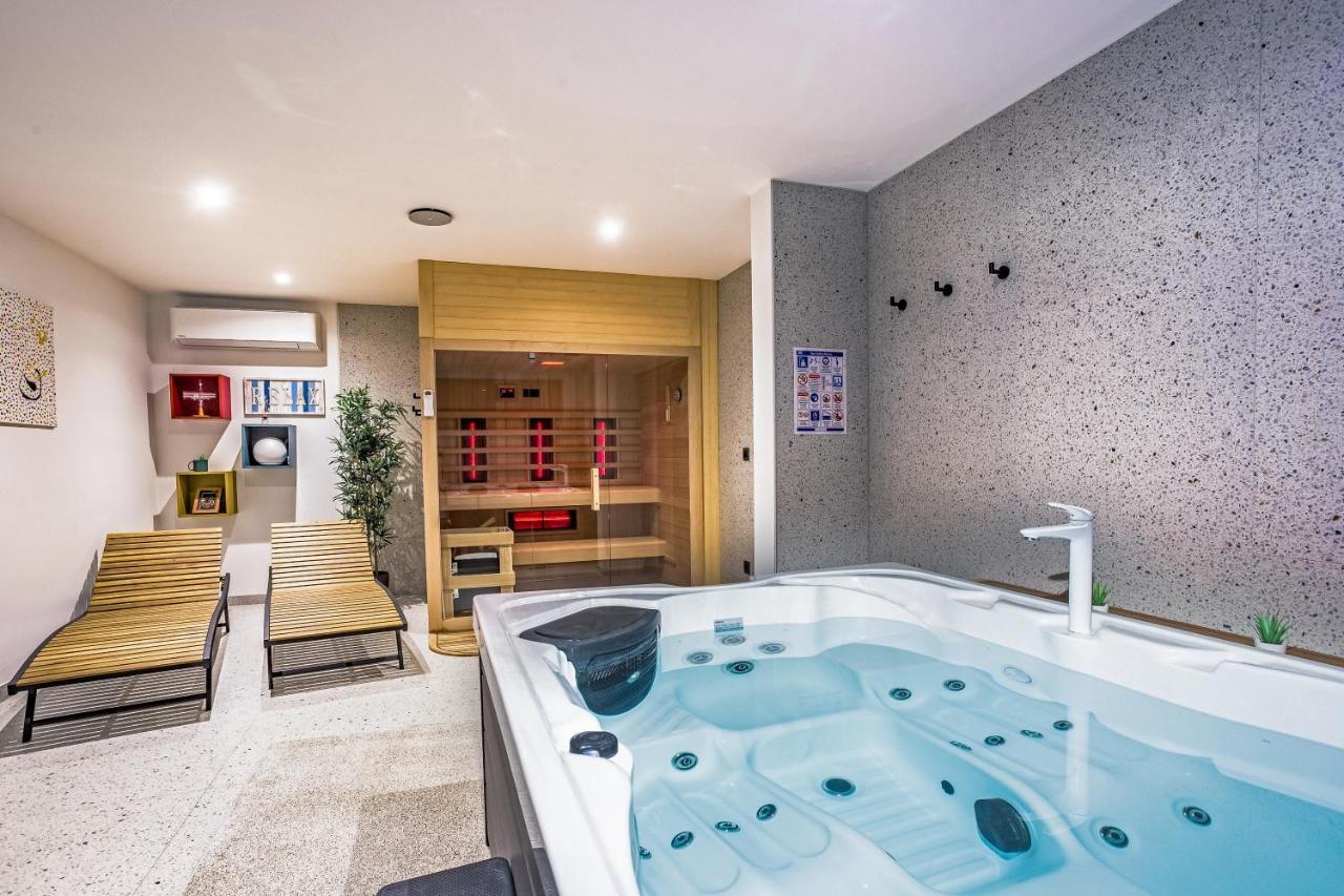 Villa Dispet With Heated Pool, Jacuzzi, Sauna And Cinema 塞莱纳 外观 照片